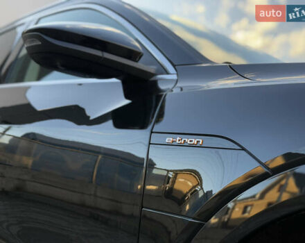 Чорний Ауді E-Tron, об'ємом двигуна 0 л та пробігом 63 тис. км за 26500 $, фото 112 на Automoto.ua