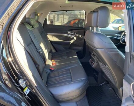 Черный Ауди E-Tron, объемом двигателя 0 л и пробегом 61 тыс. км за 36500 $, фото 24 на Automoto.ua