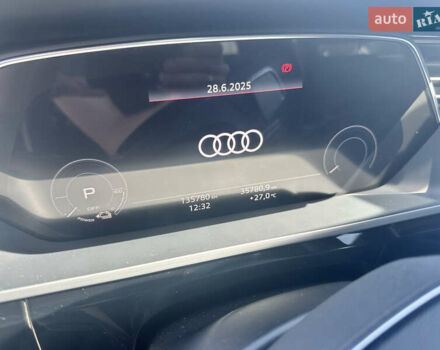 Чорний Ауді E-Tron, об'ємом двигуна 0 л та пробігом 130 тис. км за 23990 $, фото 18 на Automoto.ua