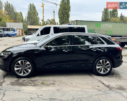 Чорний Ауді E-Tron, об'ємом двигуна 0 л та пробігом 29 тис. км за 38000 $, фото 1 на Automoto.ua