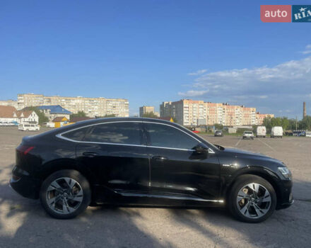 Чорний Ауді E-Tron, об'ємом двигуна 0 л та пробігом 58 тис. км за 34450 $, фото 3 на Automoto.ua