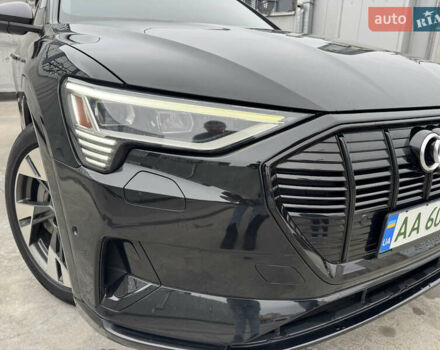 Чорний Ауді E-Tron, об'ємом двигуна 0 л та пробігом 155 тис. км за 30999 $, фото 50 на Automoto.ua