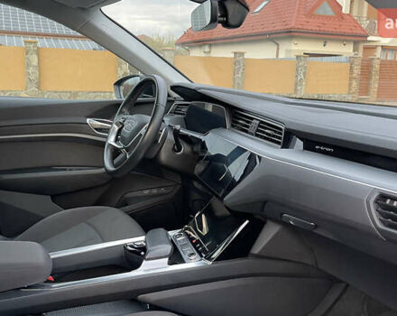 Чорний Ауді E-Tron, об'ємом двигуна 0 л та пробігом 78 тис. км за 26500 $, фото 19 на Automoto.ua
