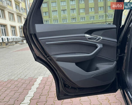 Черный Ауди E-Tron, объемом двигателя 0 л и пробегом 120 тыс. км за 26500 $, фото 34 на Automoto.ua