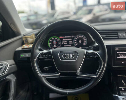 Черный Ауди E-Tron, объемом двигателя 0 л и пробегом 143 тыс. км за 29999 $, фото 11 на Automoto.ua
