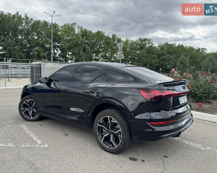 Чорний Ауді E-Tron, об'ємом двигуна 0 л та пробігом 100 тис. км за 39000 $, фото 5 на Automoto.ua