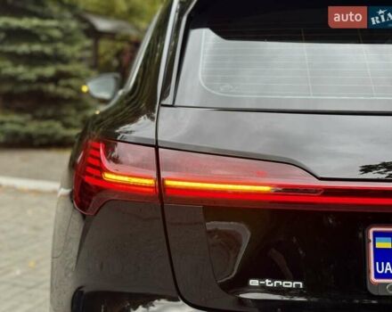 Чорний Ауді E-Tron, об'ємом двигуна 0 л та пробігом 159 тис. км за 24500 $, фото 62 на Automoto.ua