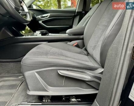 Чорний Ауді E-Tron, об'ємом двигуна 0 л та пробігом 159 тис. км за 24500 $, фото 82 на Automoto.ua