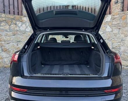 Чорний Ауді E-Tron, об'ємом двигуна 0 л та пробігом 253 тис. км за 24200 $, фото 63 на Automoto.ua
