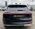 Черный Ауди E-Tron, объемом двигателя 55 л и пробегом 65 тыс. км за 37000 $, фото 5 на Automoto.ua