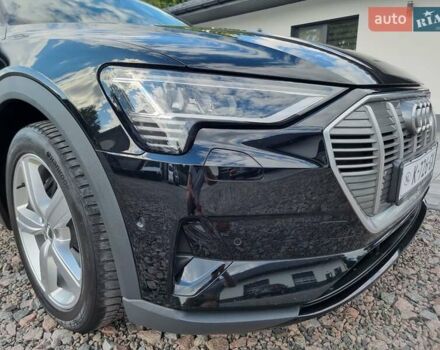 Чорний Ауді E-Tron, об'ємом двигуна 0 л та пробігом 154 тис. км за 19500 $, фото 12 на Automoto.ua