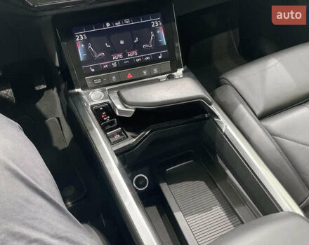 Черный Ауди E-Tron, объемом двигателя 0 л и пробегом 125 тыс. км за 21700 $, фото 32 на Automoto.ua