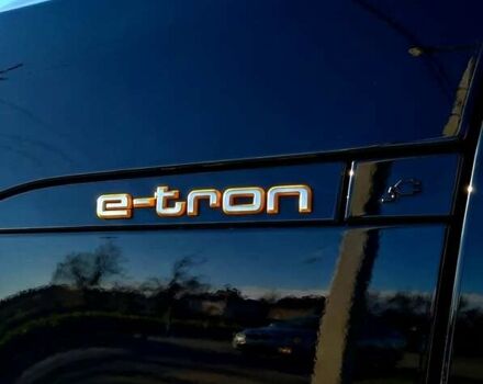 Чорний Ауді E-Tron, об'ємом двигуна 0 л та пробігом 33 тис. км за 28500 $, фото 5 на Automoto.ua