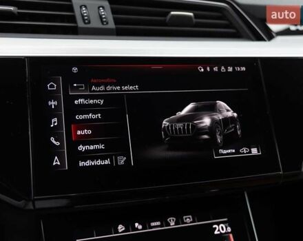 Черный Ауди E-Tron, объемом двигателя 0 л и пробегом 50 тыс. км за 39400 $, фото 33 на Automoto.ua