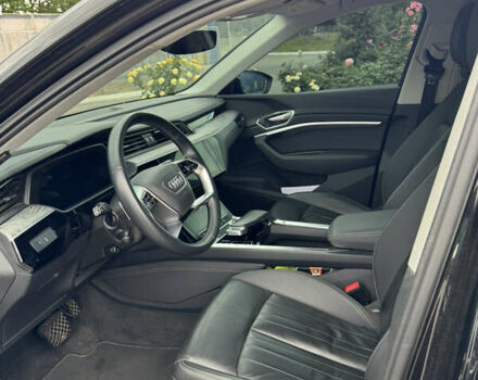 Чорний Ауді E-Tron, об'ємом двигуна 0 л та пробігом 100 тис. км за 39000 $, фото 8 на Automoto.ua