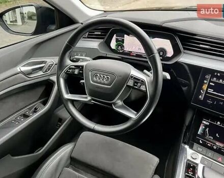 Черный Ауди E-Tron, объемом двигателя 0 л и пробегом 59 тыс. км за 33500 $, фото 22 на Automoto.ua
