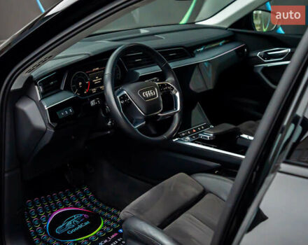 Чорний Ауді E-Tron, об'ємом двигуна 0 л та пробігом 75 тис. км за 29900 $, фото 40 на Automoto.ua