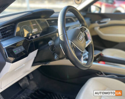 Черный Ауди E-Tron, объемом двигателя 95 л и пробегом 148 тыс. км за 34000 $, фото 6 на Automoto.ua
