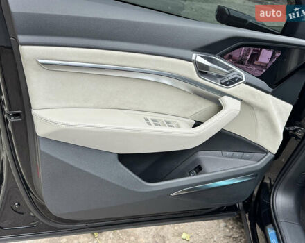 Чорний Ауді E-Tron, об'ємом двигуна 0 л та пробігом 29 тис. км за 38000 $, фото 8 на Automoto.ua