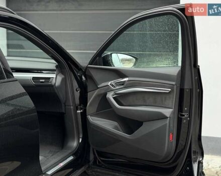 Чорний Ауді E-Tron, об'ємом двигуна 0 л та пробігом 160 тис. км за 22500 $, фото 59 на Automoto.ua