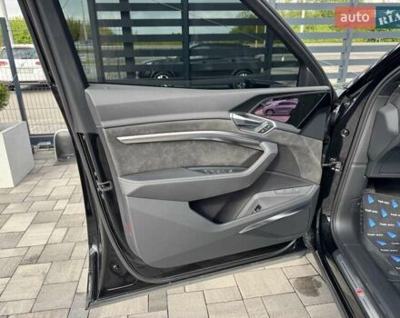 Черный Ауди E-Tron, объемом двигателя 0 л и пробегом 85 тыс. км за 30900 $, фото 14 на Automoto.ua