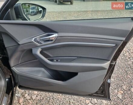 Чорний Ауді E-Tron, об'ємом двигуна 0 л та пробігом 154 тис. км за 19500 $, фото 28 на Automoto.ua