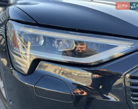 Чорний Ауді E-Tron, об'ємом двигуна 0 л та пробігом 155 тис. км за 29499 $, фото 16 на Automoto.ua