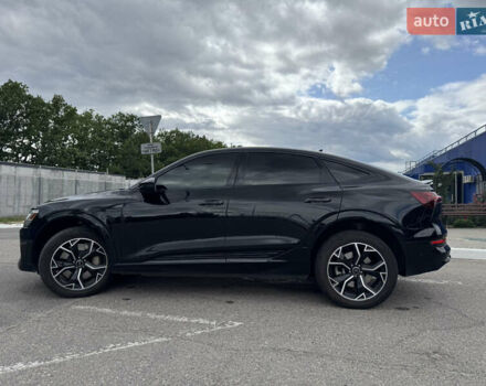 Чорний Ауді E-Tron, об'ємом двигуна 0 л та пробігом 100 тис. км за 39000 $, фото 4 на Automoto.ua