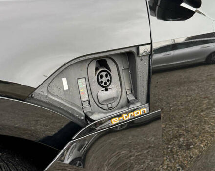 Черный Ауди E-Tron, объемом двигателя 0 л и пробегом 32 тыс. км за 35500 $, фото 15 на Automoto.ua