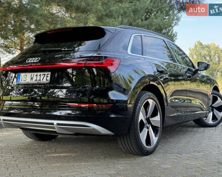 Черный Ауди E-Tron, объемом двигателя 0 л и пробегом 170 тыс. км за 28800 $, фото 12 на Automoto.ua