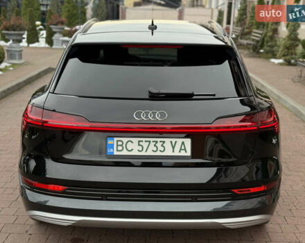 Чорний Ауді E-Tron, об'ємом двигуна 0 л та пробігом 51 тис. км за 31499 $, фото 22 на Automoto.ua
