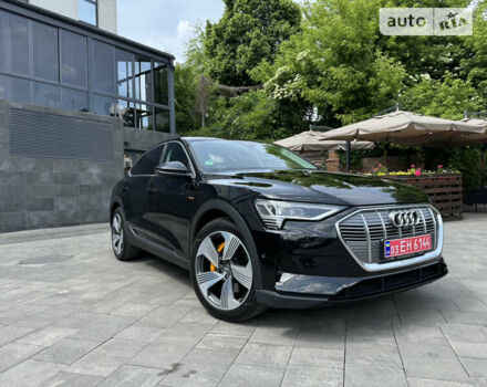 Чорний Ауді E-Tron, об'ємом двигуна 0 л та пробігом 72 тис. км за 34600 $, фото 4 на Automoto.ua