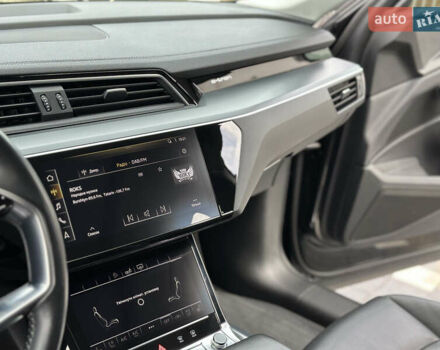 Черный Ауди E-Tron, объемом двигателя 0 л и пробегом 130 тыс. км за 26500 $, фото 20 на Automoto.ua