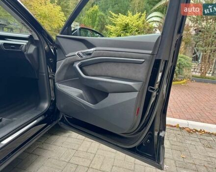 Чорний Ауді E-Tron, об'ємом двигуна 0 л та пробігом 159 тис. км за 24500 $, фото 96 на Automoto.ua