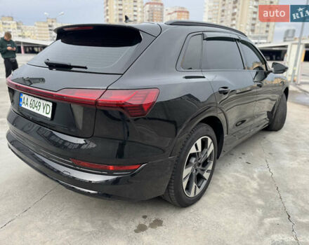 Чорний Ауді E-Tron, об'ємом двигуна 0 л та пробігом 155 тис. км за 30999 $, фото 15 на Automoto.ua