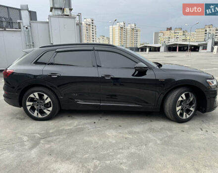 Чорний Ауді E-Tron, об'ємом двигуна 0 л та пробігом 155 тис. км за 30999 $, фото 19 на Automoto.ua