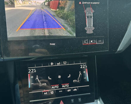 Чорний Ауді E-Tron, об'ємом двигуна 0 л та пробігом 130 тис. км за 23990 $, фото 6 на Automoto.ua