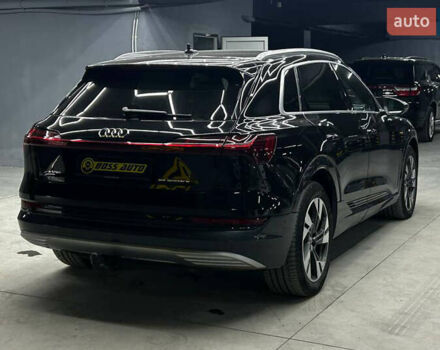 Чорний Ауді E-Tron, об'ємом двигуна 0 л та пробігом 148 тис. км за 26000 $, фото 5 на Automoto.ua