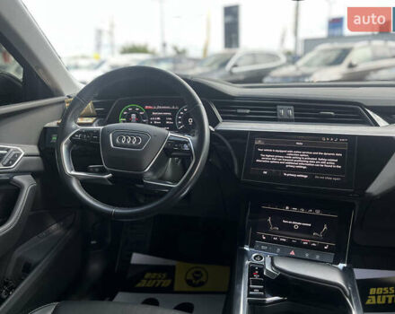 Черный Ауди E-Tron, объемом двигателя 0 л и пробегом 143 тыс. км за 29999 $, фото 10 на Automoto.ua