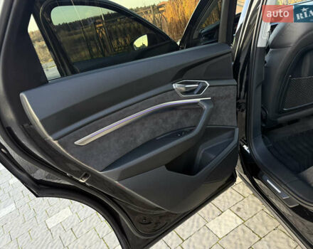 Чорний Ауді E-Tron, об'ємом двигуна 0 л та пробігом 150 тис. км за 26999 $, фото 78 на Automoto.ua