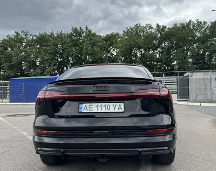 Чорний Ауді E-Tron, об'ємом двигуна 0 л та пробігом 100 тис. км за 39000 $, фото 3 на Automoto.ua