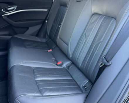 Чорний Ауді E-Tron, об'ємом двигуна 0 л та пробігом 155 тис. км за 29499 $, фото 27 на Automoto.ua