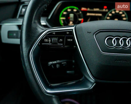 Чорний Ауді E-Tron, об'ємом двигуна 0 л та пробігом 75 тис. км за 29900 $, фото 70 на Automoto.ua