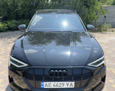 Чорний Ауді E-Tron, об'ємом двигуна 0 л та пробігом 128 тис. км за 31500 $, фото 2 на Automoto.ua