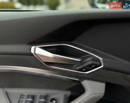 Чорний Ауді E-Tron, об'ємом двигуна 0 л та пробігом 51 тис. км за 31499 $, фото 45 на Automoto.ua