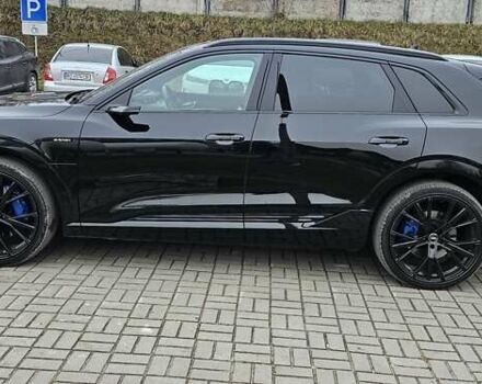 Чорний Ауді E-Tron, об'ємом двигуна 0 л та пробігом 120 тис. км за 33500 $, фото 23 на Automoto.ua
