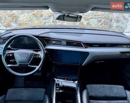 Чорний Ауді E-Tron, об'ємом двигуна 0 л та пробігом 253 тис. км за 24200 $, фото 28 на Automoto.ua