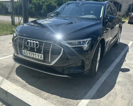 Чорний Ауді E-Tron, об'ємом двигуна 0 л та пробігом 130 тис. км за 23990 $, фото 5 на Automoto.ua