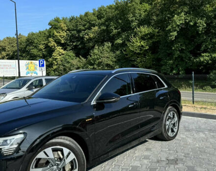 Чорний Ауді E-Tron, об'ємом двигуна 0 л та пробігом 120 тис. км за 27800 $, фото 1 на Automoto.ua