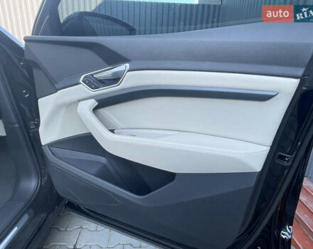 Черный Ауди E-Tron, объемом двигателя 0 л и пробегом 67 тыс. км за 29999 $, фото 9 на Automoto.ua